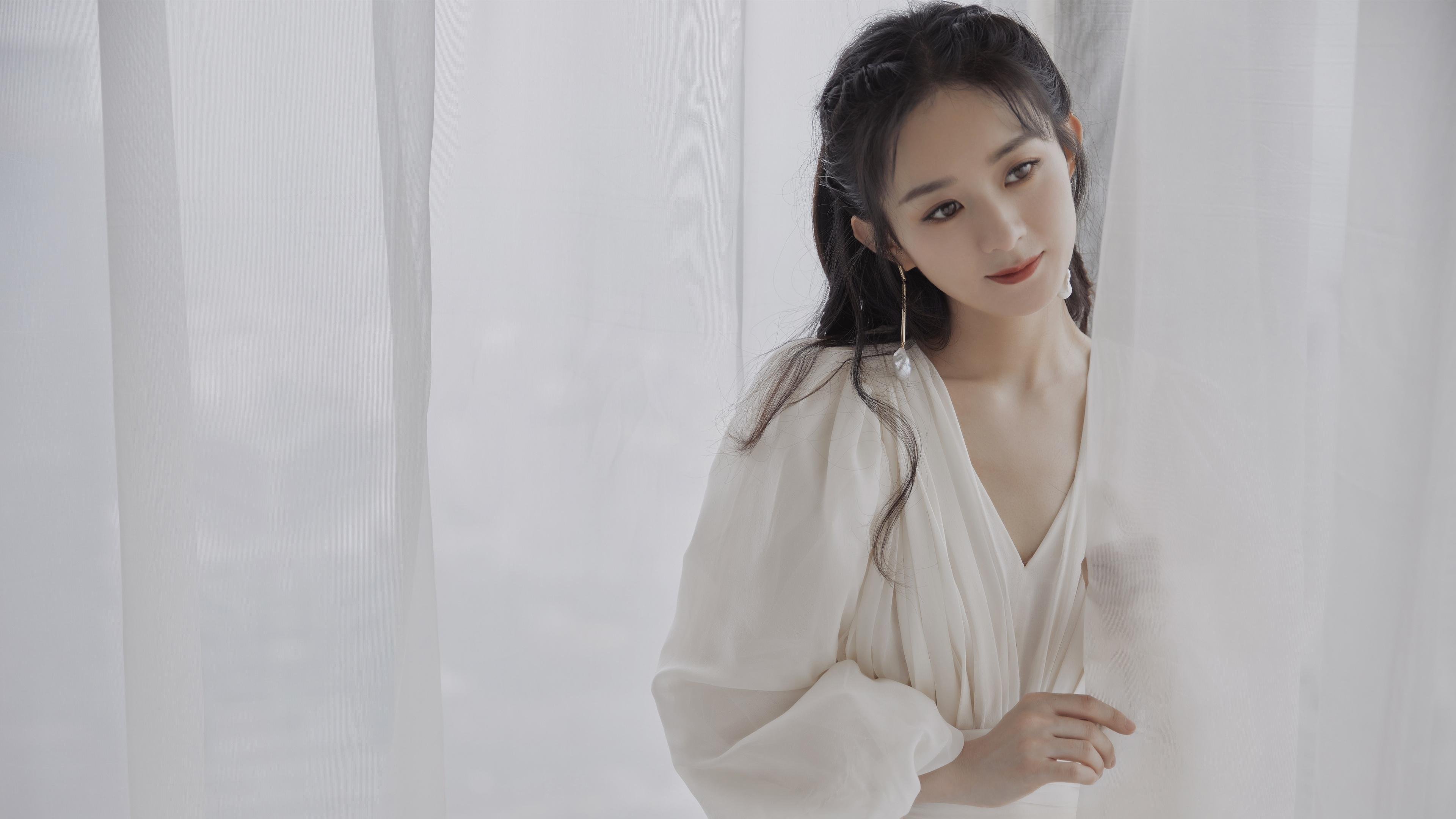 德甲各队纷纷推出定制化球迷礼包,增强互动体验,德甲各个球队赞助商