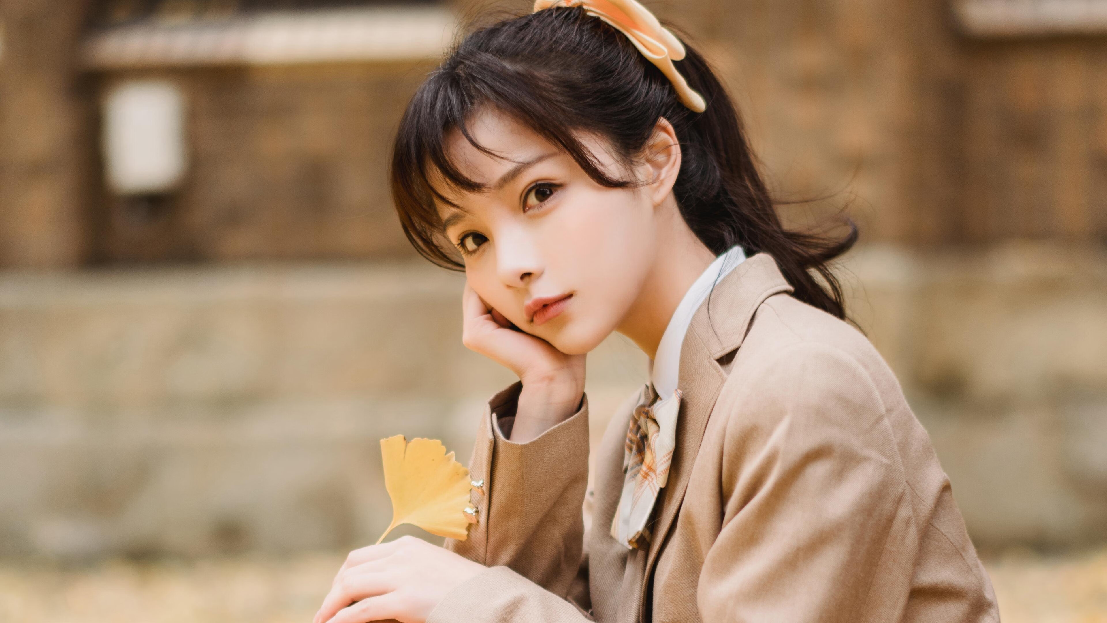 爵士勇猛,米切尔连续投中远距离三分刷新神迹!,米切尔22分全队半场18记三分 爵士灭魔