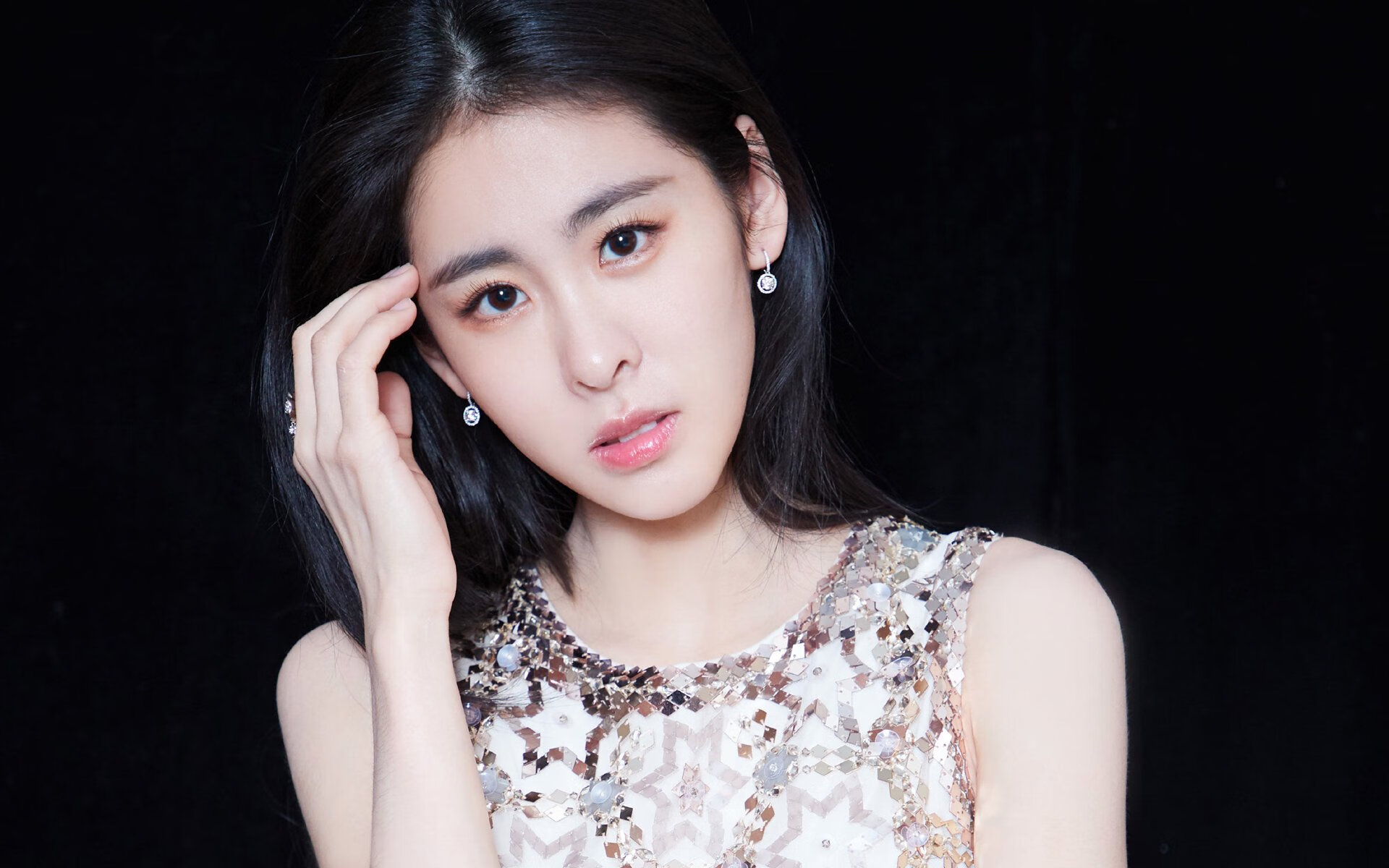 高端电竞赛事场馆投入使用，提升硬件设施水平，电竞场馆的功能和用途